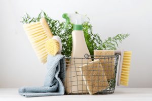 Eco,brushes,,sponges,and,rag,in,cleaning,basket.,cleaner,concept
